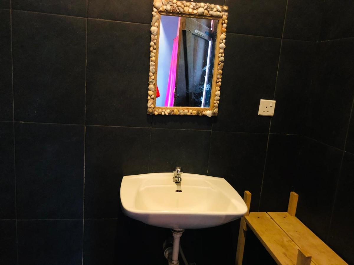 Busua Scorpion Hill Lodge מראה חיצוני תמונה